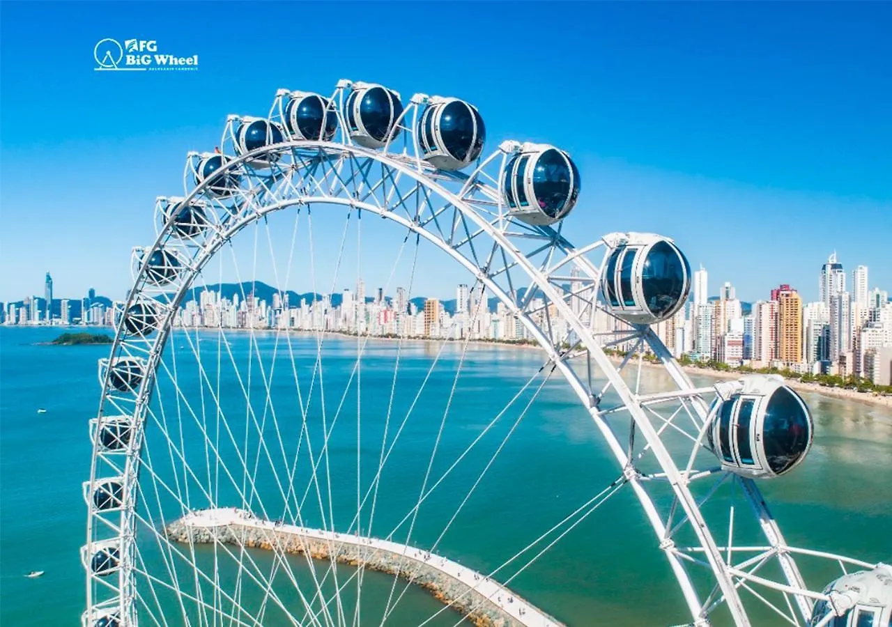アパート Balneário CamboriúIncrivel Ap A 100M Do Mar Com Ar E Wi-Fiアパートメント