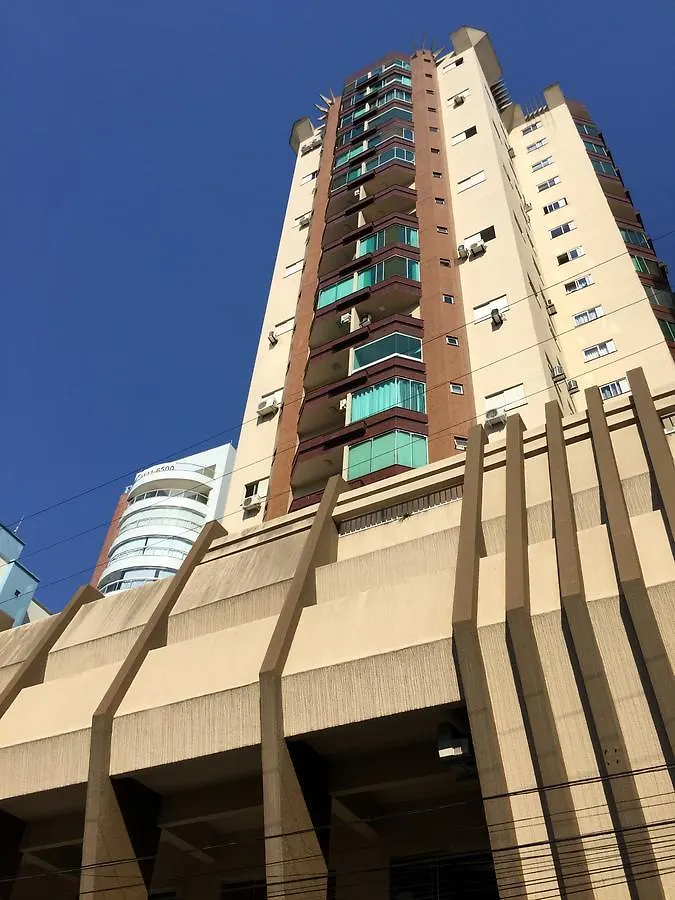 アパート Balneário CamboriúIncrivel Ap A 100M Do Mar Com Ar E Wi-Fiアパートメント