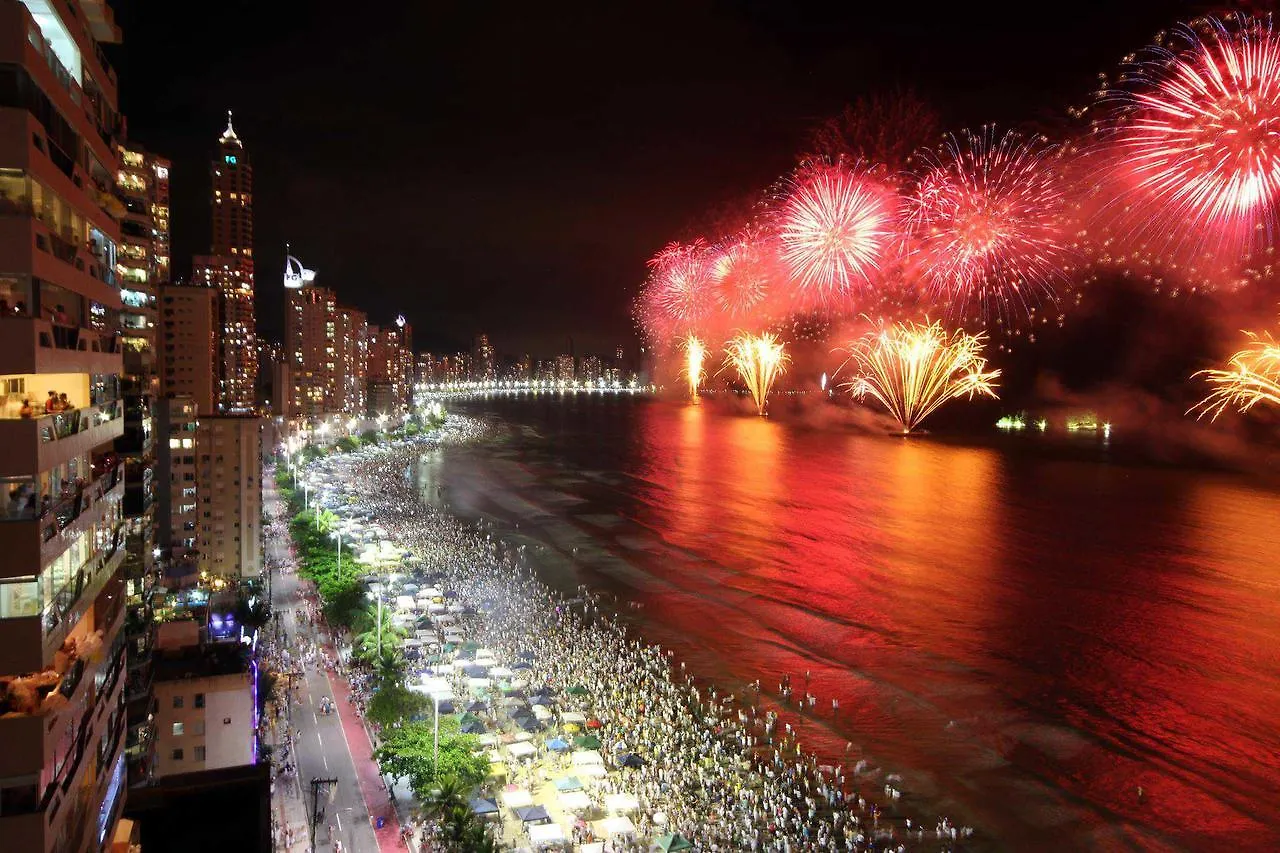 Balneário CamboriúIncrivel Ap A 100M Do Mar Com Ar E Wi-Fiアパートメント 0*, Balneário Camboriú